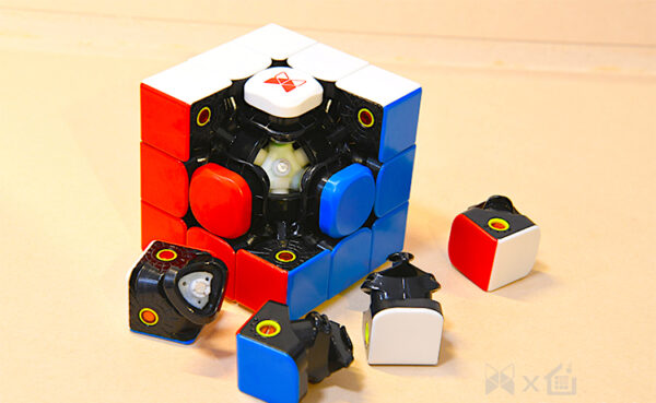 CH X-Man Tornado V2 M 3x3 Stickerless (Magnetic Core) Rubik Kocka